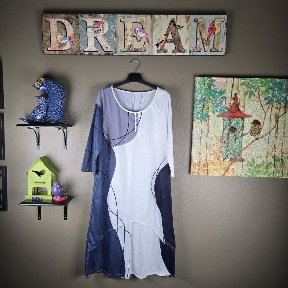 Women’s Abstract Maxi Dress in White and Navy